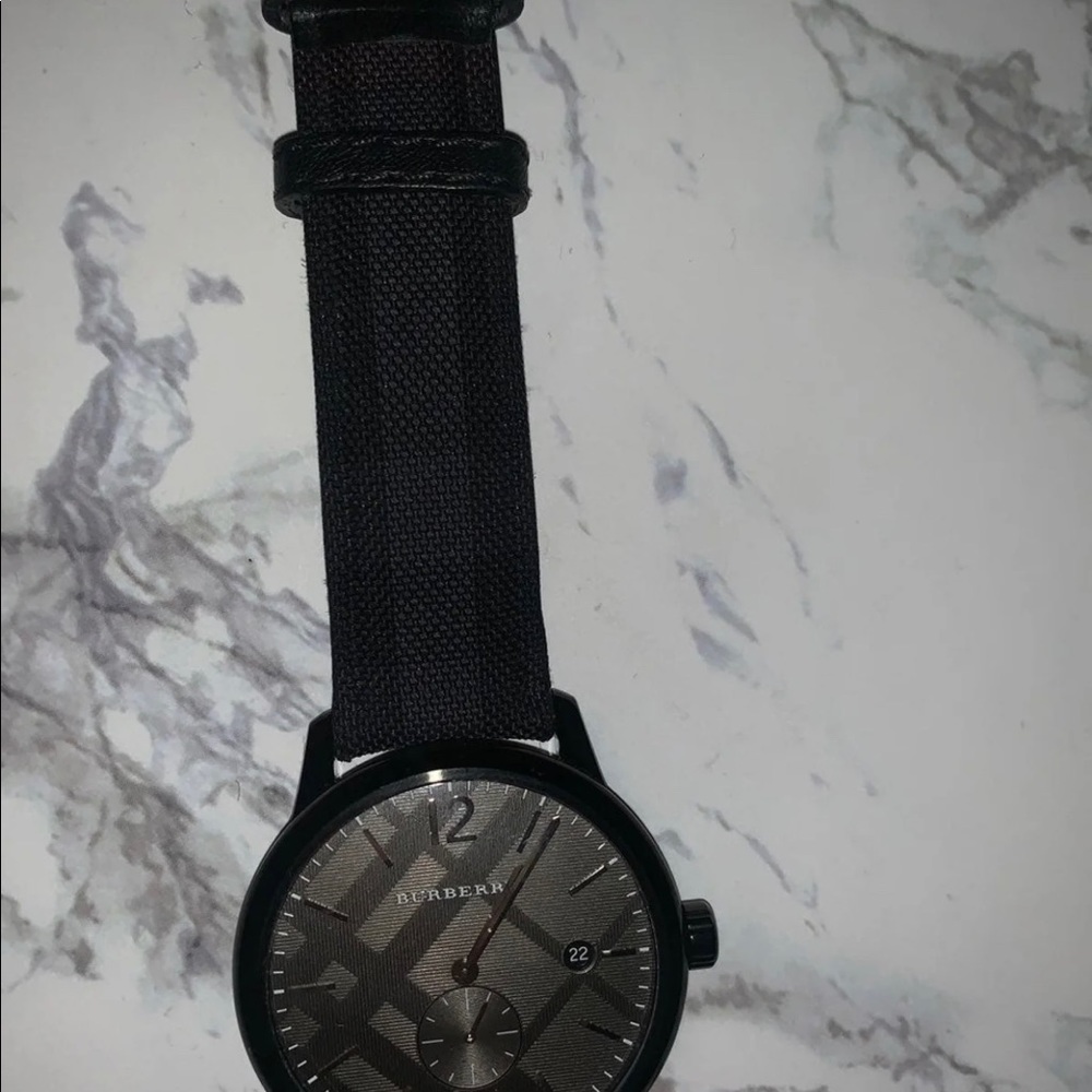 Burberry watch - Picture 2 of 7